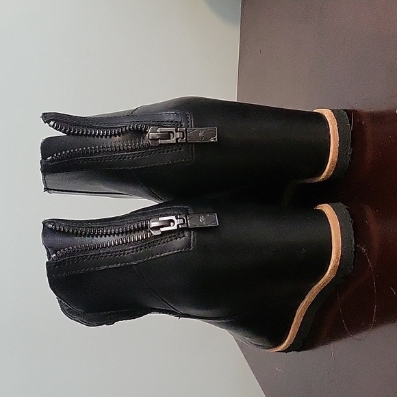 UGG Wedge Boots - Picture 3 of 8